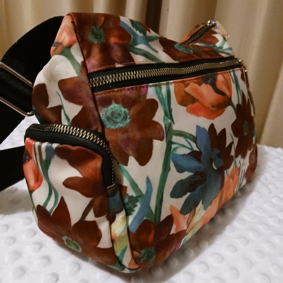 SUOYATE Shoulder/Crossbody Bag - Picture 5 of 8